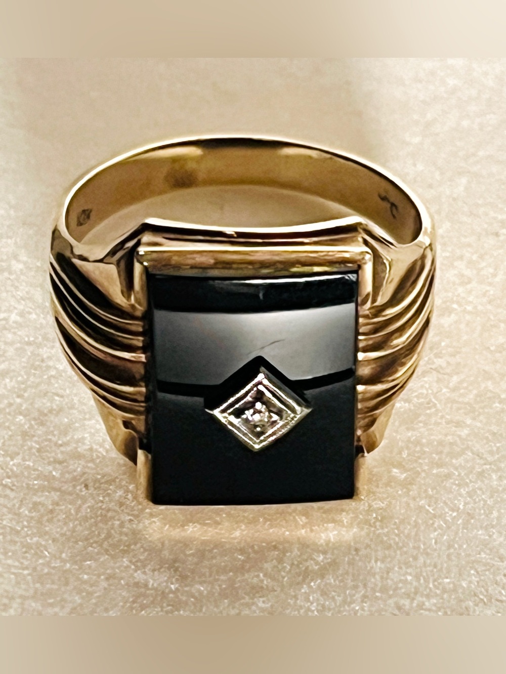 Estate Men’s Ring  | 10k Gold, Onyx & Diamond | Davidson & Son’s | Size 12 1/4 - Picture 5 of 13